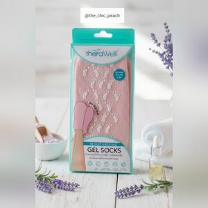 🩷$5 |  NWT “Therawell” Pink Gel Moisturizer Socks with Non-Slip Grips